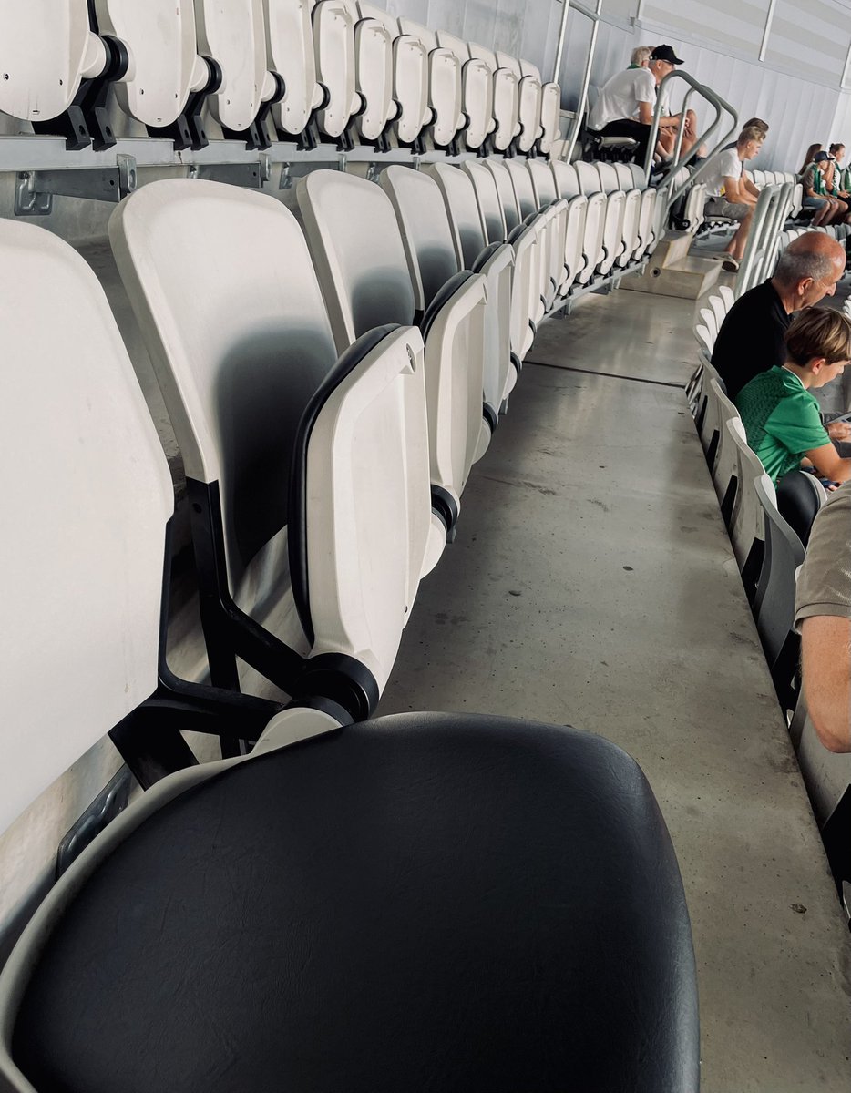 theadelites's tweet image. At the Hammarby game in Stockholm. A few other #LUFC fans here too. Absolutely outstanding facilities, amazing stadium, cushioned seats (!), and the Hammarby Ultras singing the whole time. Oh and the opposition are so tinpot there’s literally about 15 away fans.