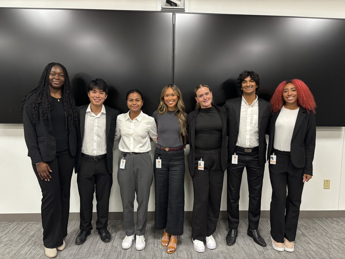 UTA_SA_Dev's tweet image. 👏 Shoutout to Mialy and former UTA athlete Madison for completing the first-ever @Fidelity student-athlete summer internship!
📢 Apps open Spring 2026 for the next round. We’ll share info when it drops!
💼 Great chance to intern with other student-athletes at a top company.