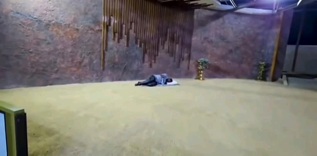 Honest question on a Sunday, Church day. If Prophet Magaya is truly sleeping at the pulpit in deep prayer how come those prayers aren’t working for his football team Yadah FC to win the league? Shouldn’t divine favour start at home?. I'm not getting it, please help!