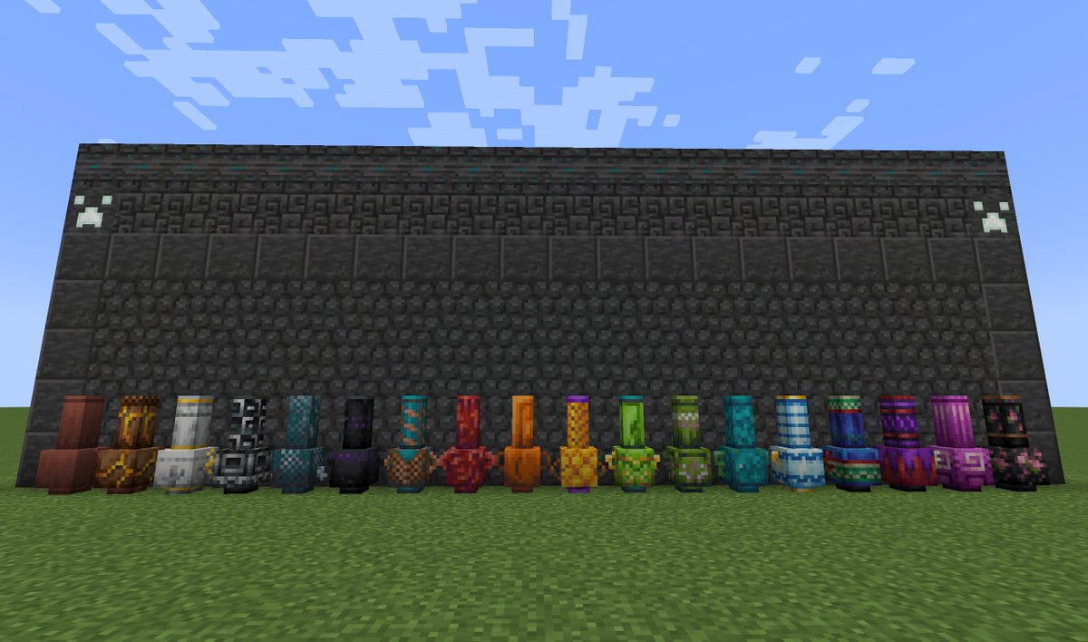 jamieadev's tweet image. We&apos;ve been busy with the newest update for the Bygone. Its pretty much focused on -one- biome, featuring a new Structure, several new mobs, and a colorful new addition!

1.4 is coming in August!