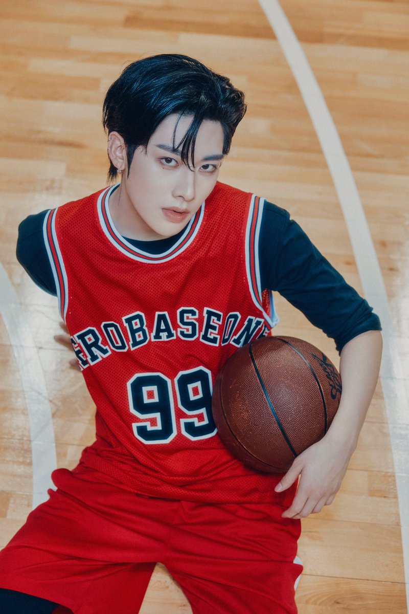 seoksryudan's tweet photo. why does it look like wakeone just bought these jerseys from temu crying https://t.co/jzbhQUAbQt