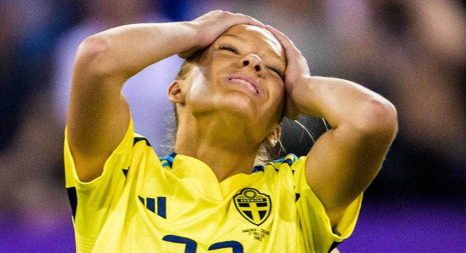 Smilla Holmberg bryter tystnaden efter straffmissen: "En tomhet".

fotbollskanalen.se/sverige/smilla…