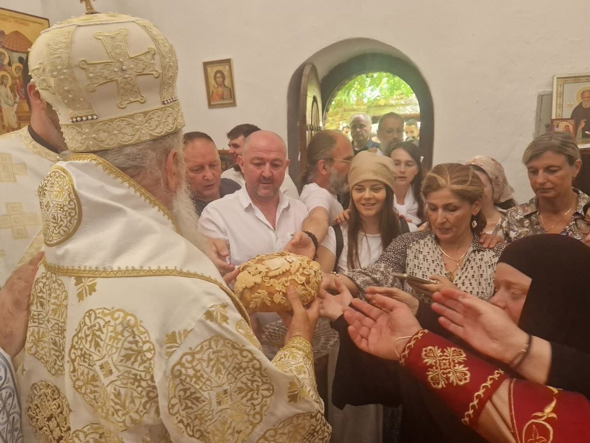 DecaniMonastery's tweet image. Divine #Liturgy at the Monastery of Saint Kyriaki in #Prizren
On Sunday, 20 July 2025, when our Holy Church liturgically commemorates the memory of the Holy Great Martyr Kyriaki (Saint Nedelja), His Eminence Teodosije, Metropolitan of Raška and Prizren, celebrated the Divine…