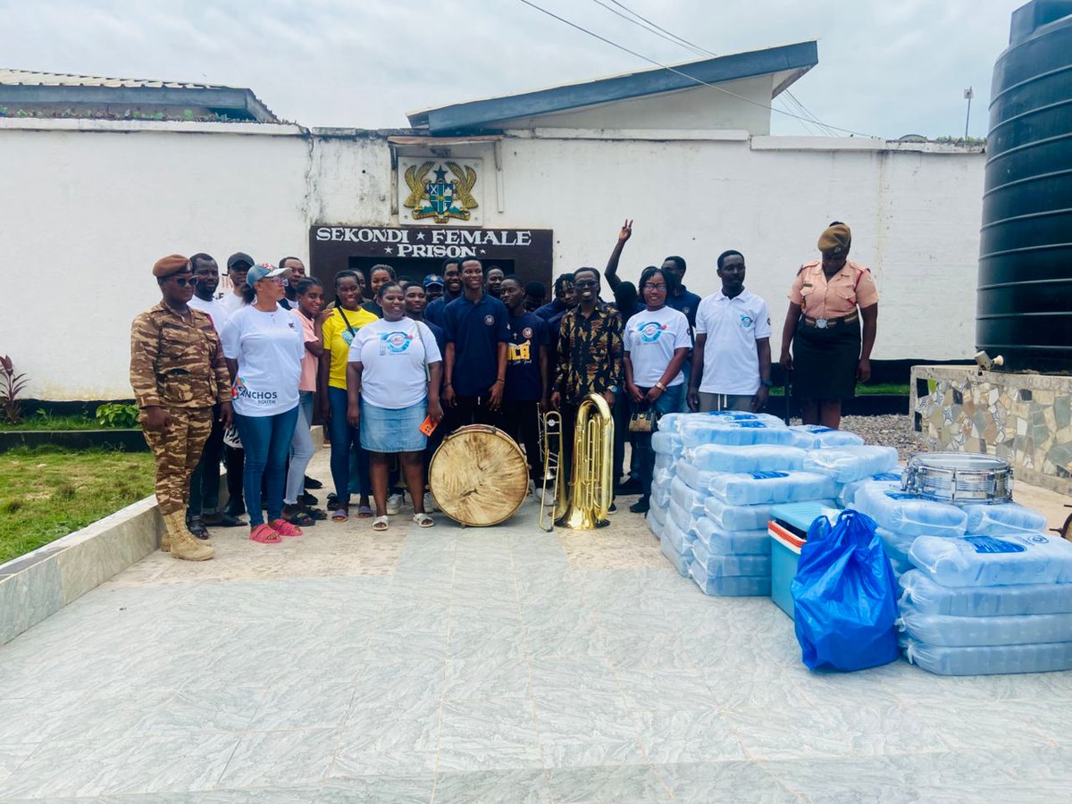 ahotor2015's tweet image. A visit to the female prison at Sekondi as part of events to mark our 10th anniversary.
@Bridget_Otoo @_AhotorHypeCrew @_CLIQImage @FadaMightyMan @JosiahQuarm1 @kobina_Ackerson @realogoe @malik_basintale @VanessaEboateng @tv3_ghana @KwekuOA