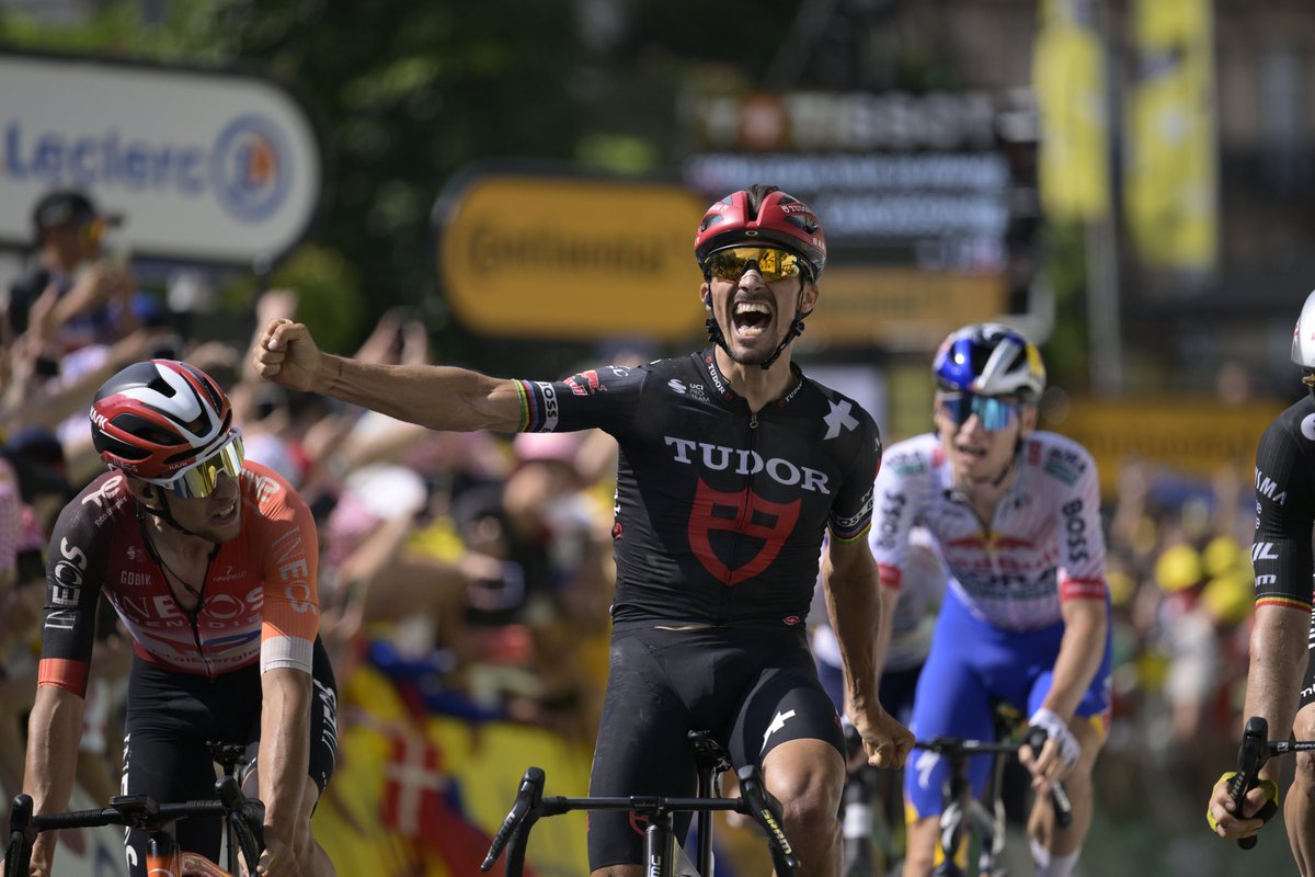 Tour de France™ (@letour) on Twitter photo 🇫🇷 VICTOIRE FRANÇAI......
C'est une 3️⃣ ème place pour <a href="/alafpolak1/">Julian Alaphilippe Officiel</a>
Premier podium français sur le #TDF2025 🇫🇷 🇫🇷 VICTOIRE FRANÇAI......
C'est une 3️⃣ ème place pour <a href="/alafpolak1/">Julian Alaphilippe Officiel</a>
Premier podium français sur le #TDF2025 🇫🇷
