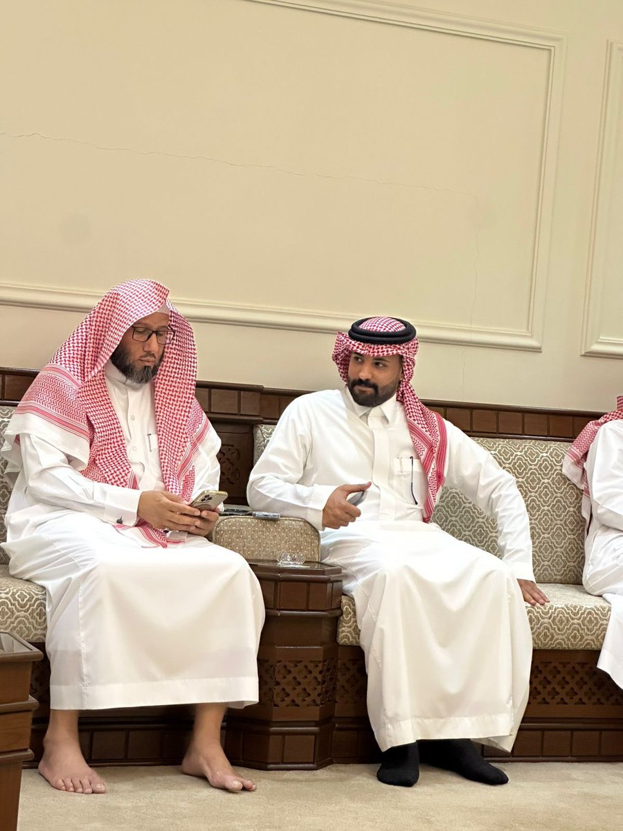 “وَمِنْ آيَاتِهِ أَنْ خَلَقَ لَكُم مِّنْ أَنفُسِكُمْ أَزْوَاجًا لِّتَسْكُنُوا إِلَيْهَا  الحمدلله الذي بنعمته تتم الصالحات  تم بحمد الله وفضله " عقد قراني "  
سائلاً المولى عز وجل التوفيق لي ولكم أخوكم : 
طلال مشعان ال مصلح الخييلات