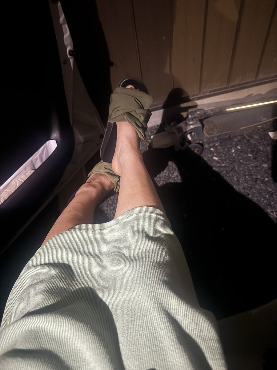 jpnmao's tweet image. 元々登るつもりじゃなかったけど興味がでてしまい、どう考えても山登る服装じゃない状態で山に入り反省するなどしましたが、小さい頃こんな感じで山で遊んでたので特に困ることもなく_〆(´q`..
でも次行く時はここは流石にトレッキングシューズっすねと思いました。いい子のみんなは真似しちゃダメ