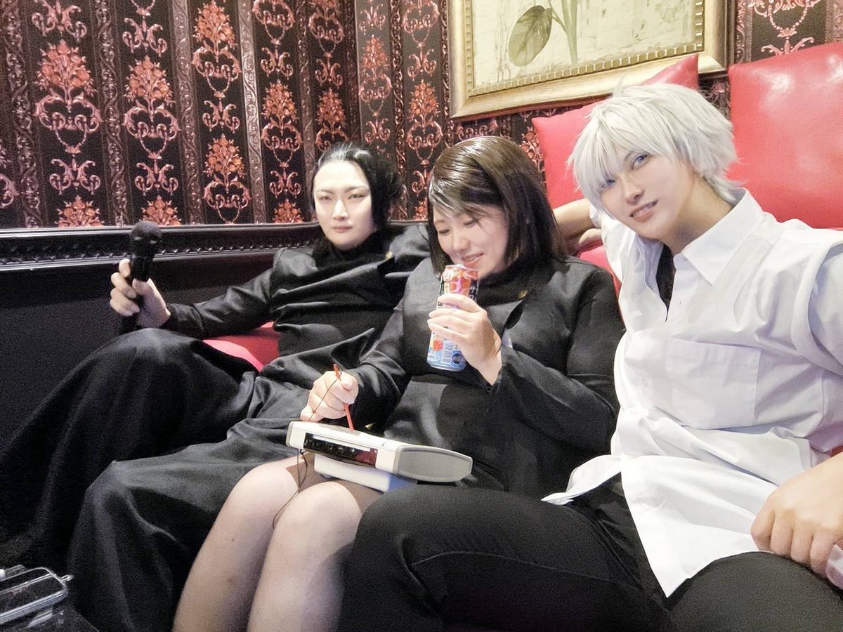 nagisuke_04's tweet image. cosplay/呪術廻戦/さしす
カラオケなうー˖*♬೨
@omimal_cafe 硝子
@omochi_021c 傑
@なぎ 悟