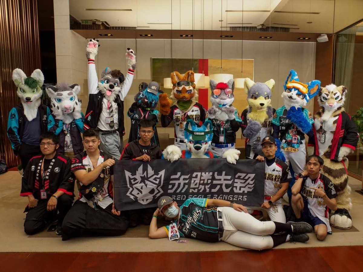 Thank you for everyone❤️ coming ！🥺
Love you guys
謝謝大家一起來合照 好愛大家 下次見囉！

攝影：米狗

#赤鱗先鋒
#utfg2025
