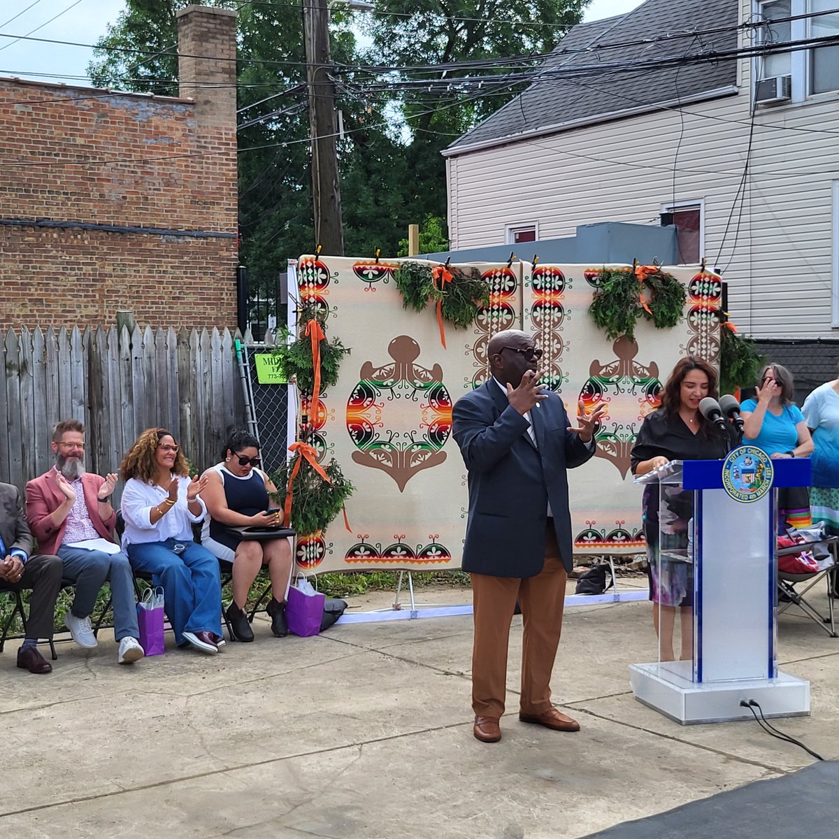 repdeliaramirez's tweet image. The Jigzibik at the Rivers Edge Apartments will bring 45 new affordable housing units to IL-03! It is another reminder of the power of community and the importance of intergovernmental collaboration.
Together, we will realize a future of affordable housing for all in #IL03 and…