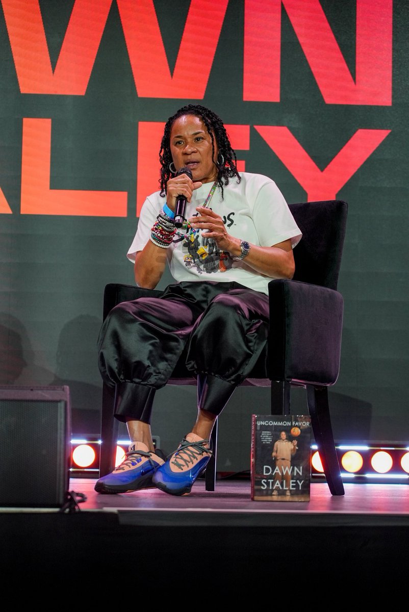 dawnstaley's tweet image. And you know the UNCOMMON FAVOR train had to make a stop at @WNBA All-Star weekend! Thank you all for the love and support. Saw a lot of raised hands that haven’t read UNCOMMON FAVOR yet…it is not too late to get your hands on yours! 🥰🥰