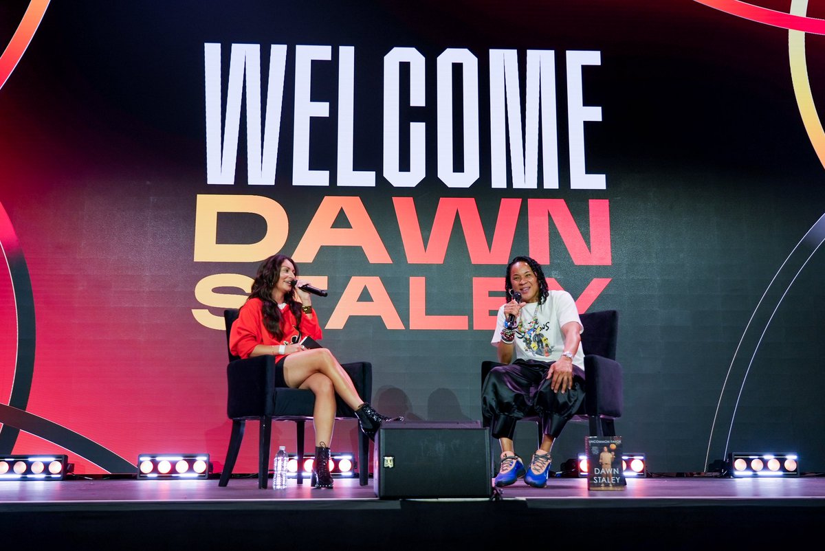 dawnstaley's tweet image. And you know the UNCOMMON FAVOR train had to make a stop at @WNBA All-Star weekend! Thank you all for the love and support. Saw a lot of raised hands that haven’t read UNCOMMON FAVOR yet…it is not too late to get your hands on yours! 🥰🥰