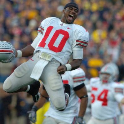 Heisman winner and legendary Buckeyes quarterback Troy Smith turns 41 today

Happy Birthday, Troy!