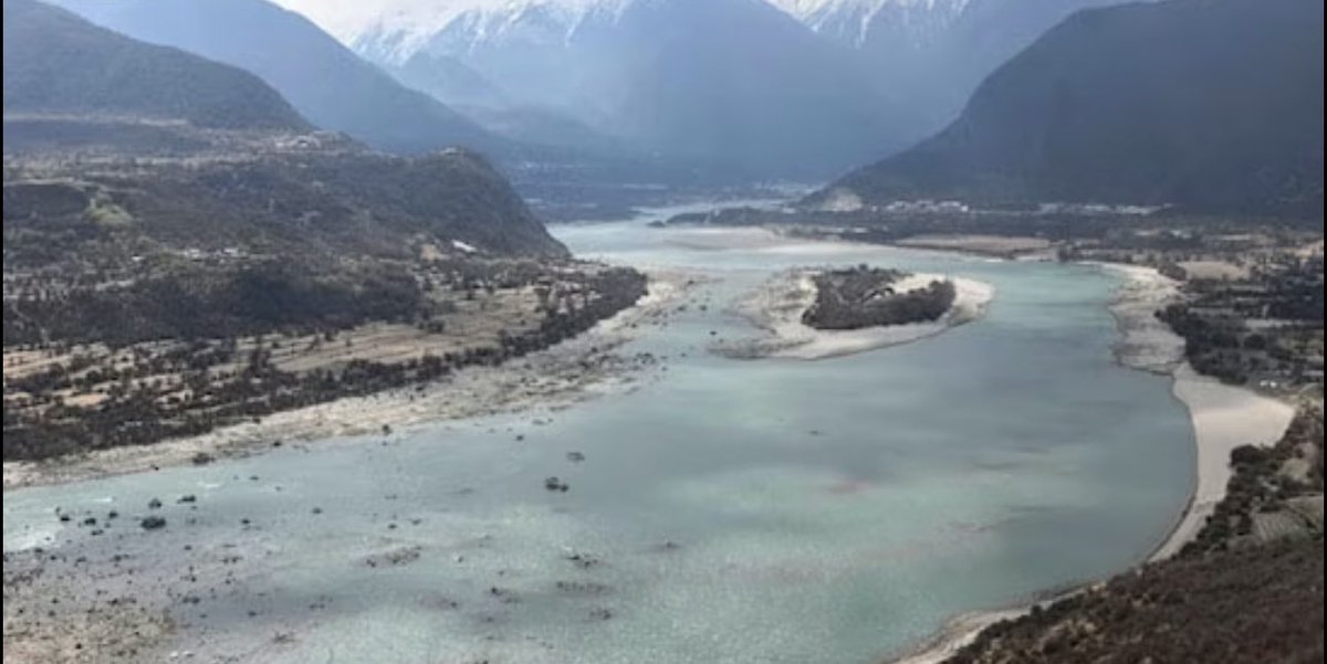 jattaviator's tweet image. China’s $137B Yarlung Zangbo dam to stop and divert India’s life line #Brahmaputra river and world’s largest hydropower project, is started in #Tibet. 60 GW capacity, 300B kWh/year. Near India border, it aims for clean energy but raises ecological & geopolitical concerns.…