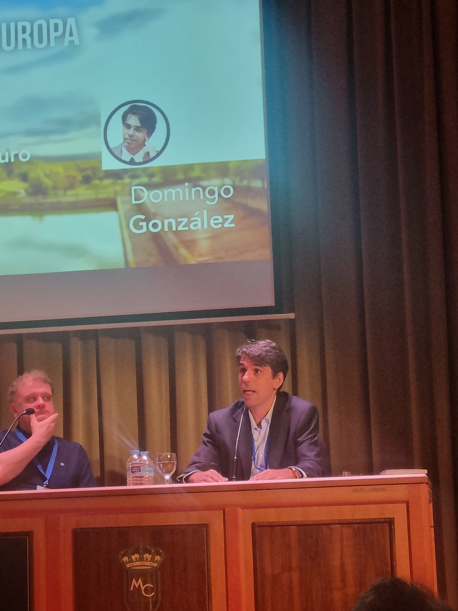 Jose (@dlq_catolico) on Twitter photo Que bonita y grata sorpresa, el profesor Domingo Gonzalez en <a href="/IssepMadrid/">ISSEP Madrid</a>.
"Roma fue grande porque fué capaz de alimentarse de sus propios conflictos"
"El rechazo del Marcionismo fue quizás uno de los hechos fundacionales de Europa" Que bonita y grata sorpresa, el profesor Domingo Gonzalez en <a href="/IssepMadrid/">ISSEP Madrid</a>.
"Roma fue grande porque fué capaz de alimentarse de sus propios conflictos"
"El rechazo del Marcionismo fue quizás uno de los hechos fundacionales de Europa"