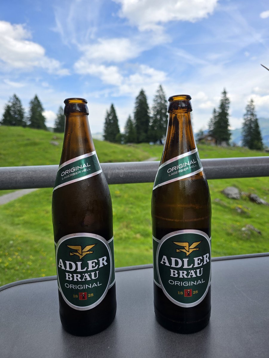 PerparimAvdili's tweet image. Doppelte Abkühlung in den Glarner Bergen 🍻