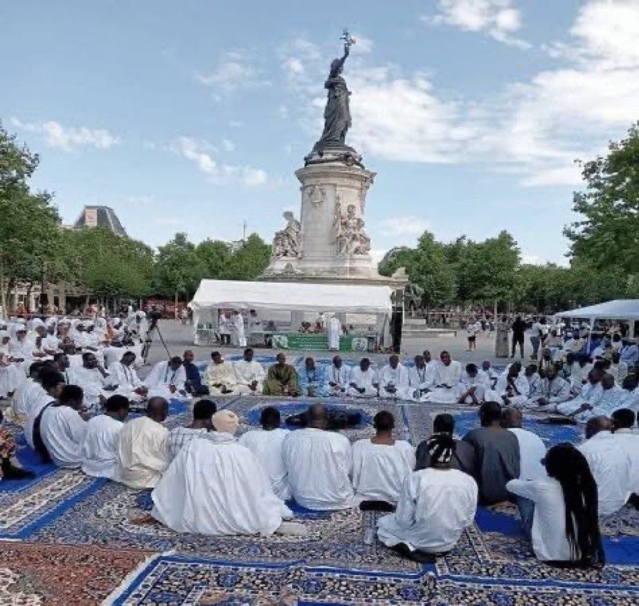 Guillaume_Bigot's tweet image. ❌ Crèche en mairie 
✅ Prières place de la République

La laïcité alternative macronienne.