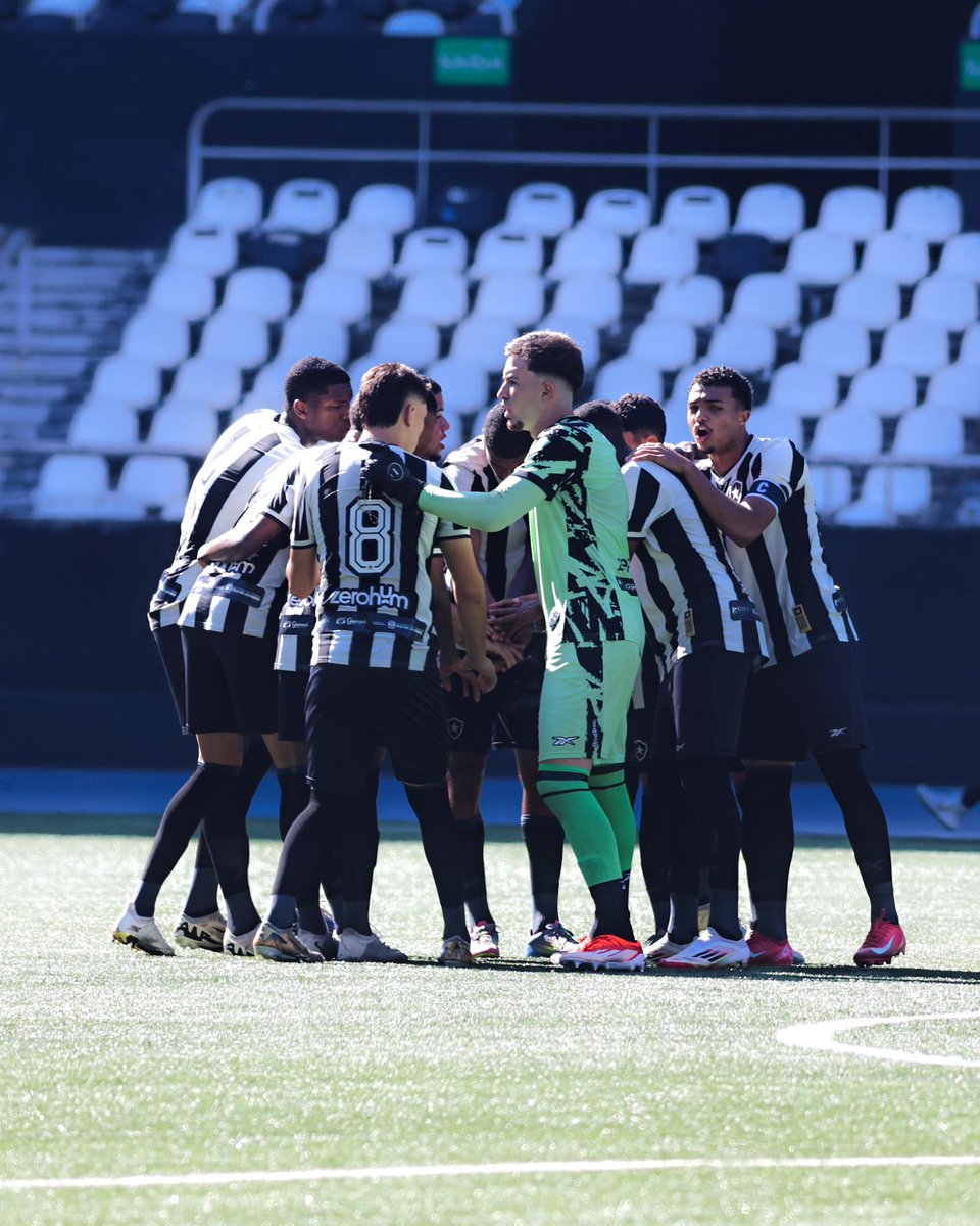 base_botafogo's tweet image. Fim de jogo: Após empatar por 2 a 2 no placar agregado, o Botafogo foi superado nas penalidades na final do Torneio OPG Sub-20.
📸 Arthur Barreto / BFR