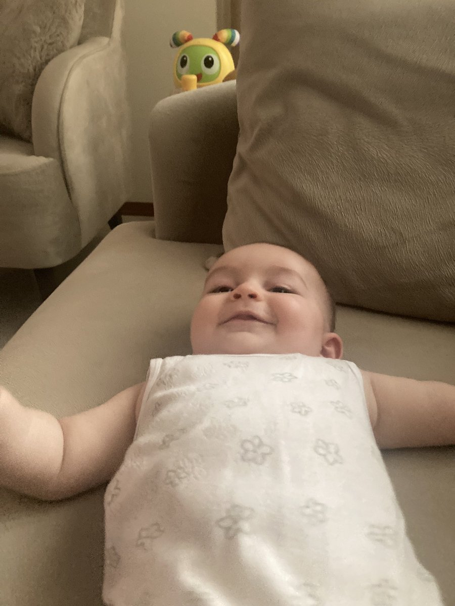 Babası ile takılacağı zaman uykusundan uyanmayan; annesi ile beraberken de asla uyumayan bir bebek bırakıyorum şuraya👇🏻 😬🧿❤️