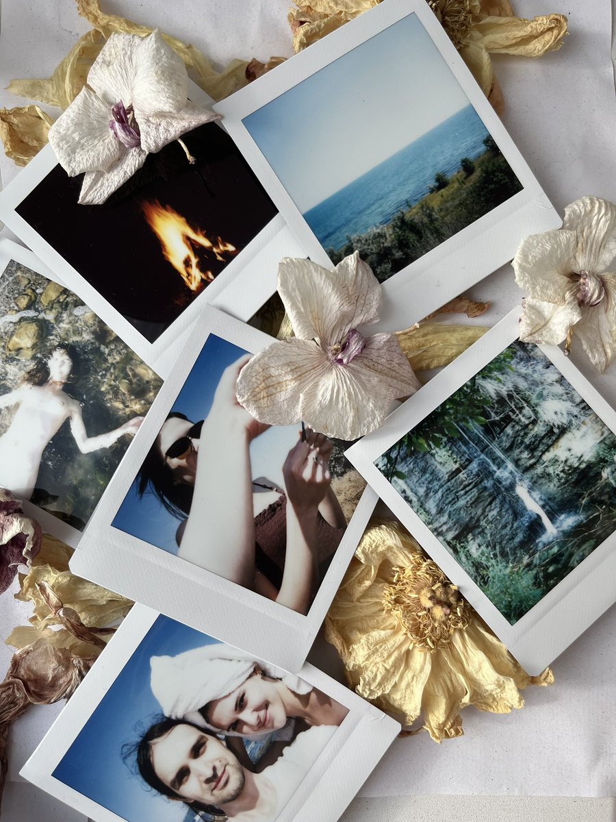 Andrey Chagin🇺🇦 (@aandreychagin) on Twitter photo Some Polaroids from Odesa with my muse <a href="/parad__planet/">✧*。 ♡˚₊· 🦴 ·₊˚♡ 。*✧</a> and flowers from my art.
Somehow it’s full window of this flowers in my room. There are something in them, even after they are gone Some Polaroids from Odesa with my muse <a href="/parad__planet/">✧*。 ♡˚₊· 🦴 ·₊˚♡ 。*✧</a> and flowers from my art.
Somehow it’s full window of this flowers in my room. There are something in them, even after they are gone