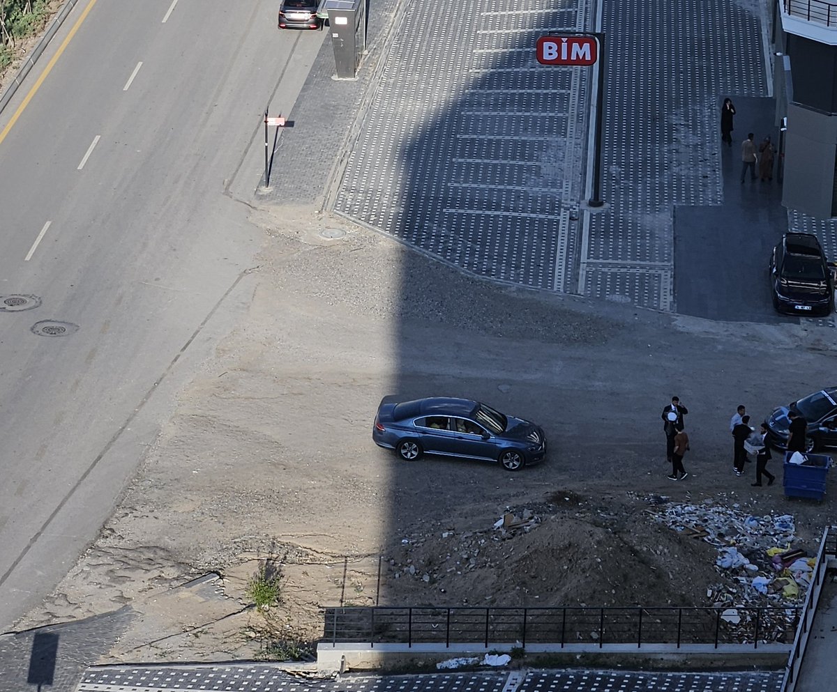 Pursaklar Fatih Mahallesi Beylerbeyi Caddesinden Han Sokak girişi asfalt ihtiyacı var yapılaşma bitmiş durumda ilgilenirseniz sevinirim. <a href="/ankarabbld/">Ankara Büyükşehir</a> <a href="/mavimasa/">Başkent153</a>