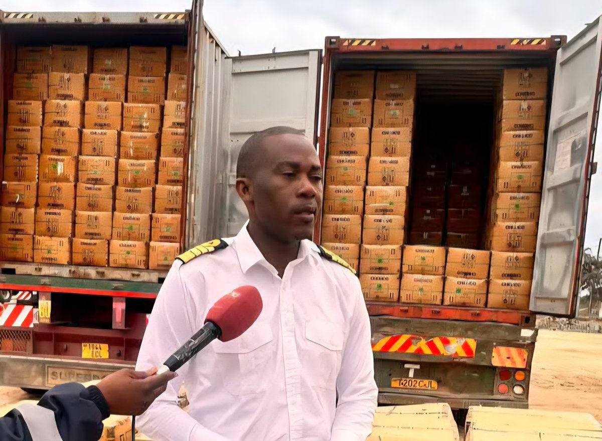 Mwebantu's tweet image. ZRA seizes smuggled preforms valued at over K1.2 million. - mwebantu.com/?p=60900