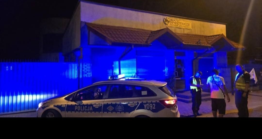 Kolejny atak cudzoziemca nożem. Poszkodowny: "To była próba zabójstwa"

W nocy z  20 lipca 2025 r. Pod Radomiem doszło do groźnego incydentu z udziałem obcokrajowców. Około północy, na skrzyżowaniu w Jedlińsku, kierowca podejrzewający nietrzeźwego użytkownika drogi powiadomił