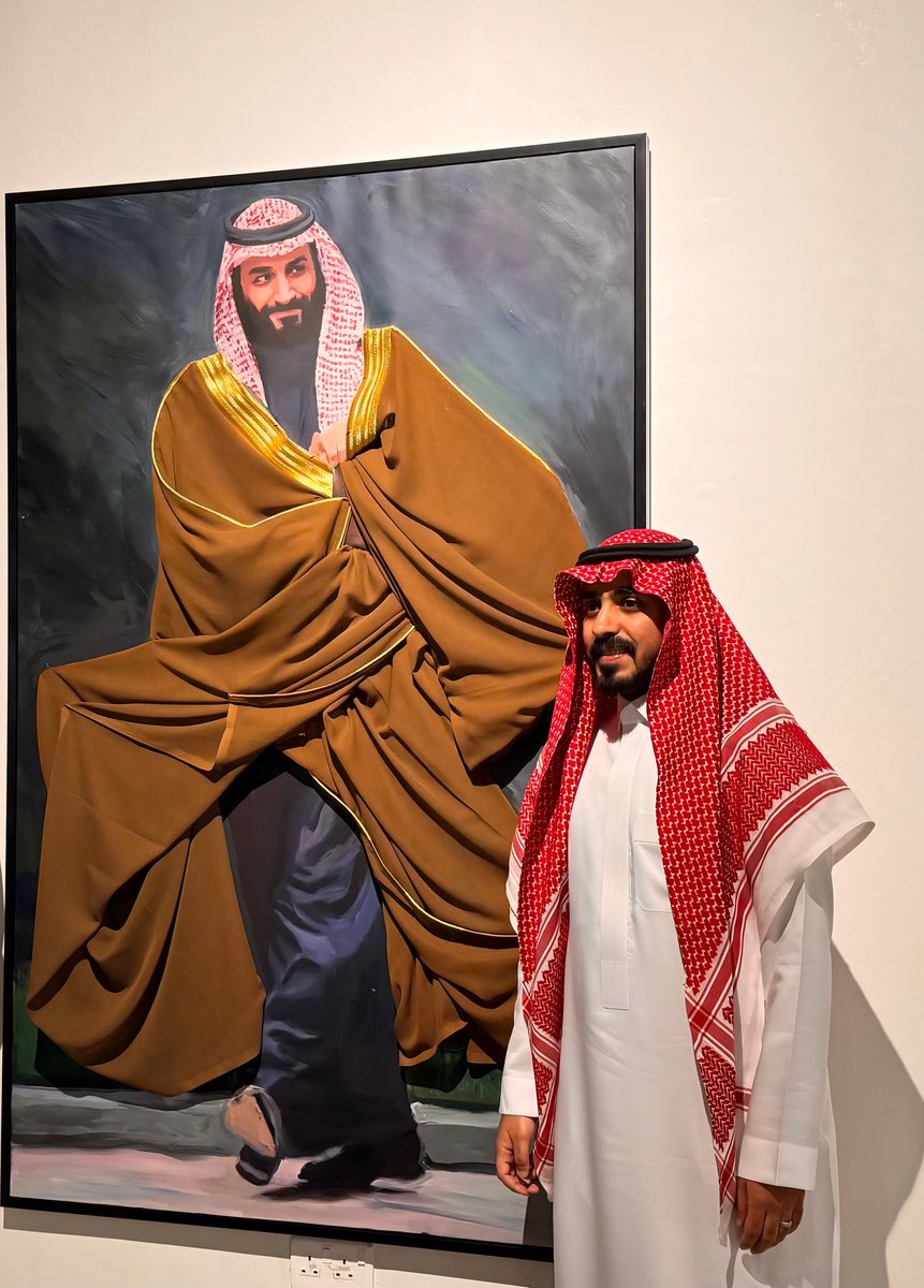 عمل فني من أقرب الأعمال لقلبي
رُسم بإحساس، ودُمج فيه بشت حقيقي ليجسد الهيبة والحضور
اللوحة متاحة الآن للإقتناء
التواصل عبر الخاص..