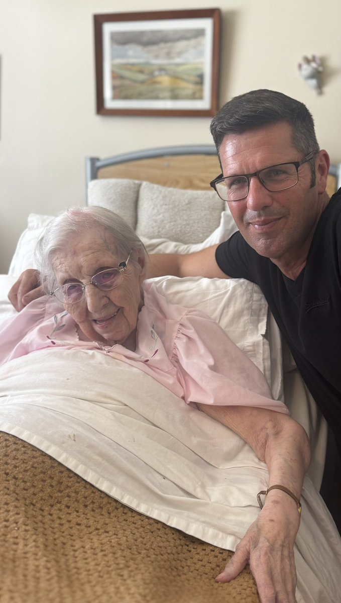 Gemma Roberts tweet media