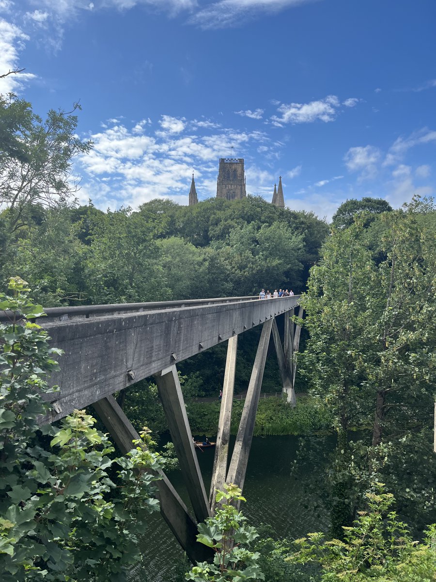 WalkaboutDurham's tweet photo. Ove Arup's Kingsgate Bridge. Always interesting to customers despite the mix view about it's looks! Personally, I think it's a brilliant addition to the city. Award winning too!

#durhamhistory #brutalist #walkaboutdurham https://t.co/HiOBCCV79A