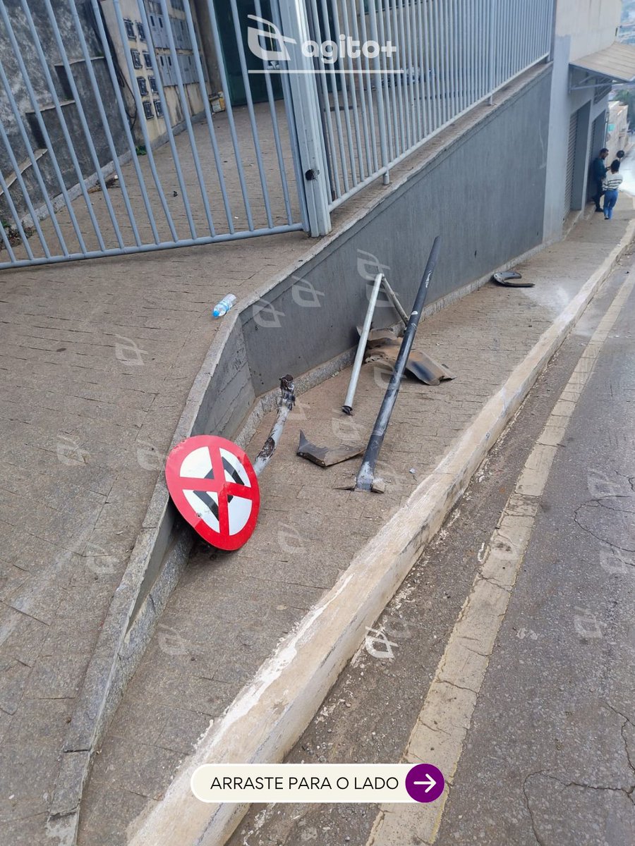 agitomais's tweet image. Fiat Uno capota no bairro Boa Viagem, em Itabirito (MG), após bater no meio-fio.

Duas mulheres estavam no carro e saíram sem ferimentos aparentes.
Ocorrência foi atendida pela Brigada e Guarda Municipal.

Detalhes: agitomais.com.br/fiat-uno-com-d…

#Itabirito #Acidente #BoaViagem