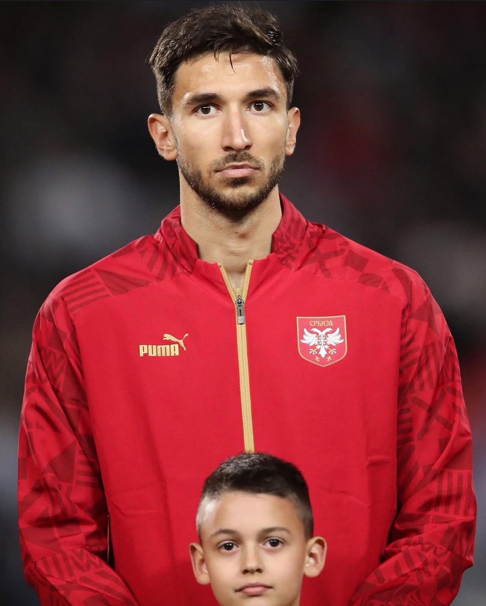 RedStarFamily's tweet image. 🚨Грујић није мета. Доводимо шестицу, млађег фудбалера и велику инвестицију за будућност!
#fkcz