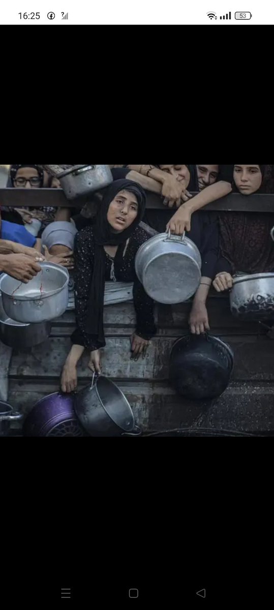 الصورة تعبر وتلخص معاناة الشعب الغزاوي من تجويع وعطش ،بعيدا عن الدين أين هي الإنسانية ؟؟؟؟؟😓😓😓