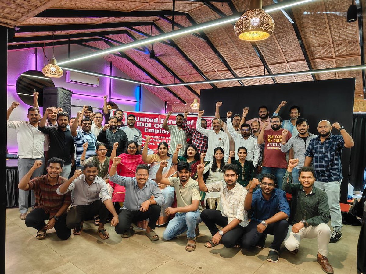 IdbiFor's tweet image. All India IDBI Officers' Association organised a meeting at #Hubli #Karnataka
AIIDBIOA is rallying against IDBI Bank's privatization! 💥 Educating members about Post-privatization, India's economy & employees will face severe consequences! 🌟 Join us on July 26 (Dharna) & Aug 11…