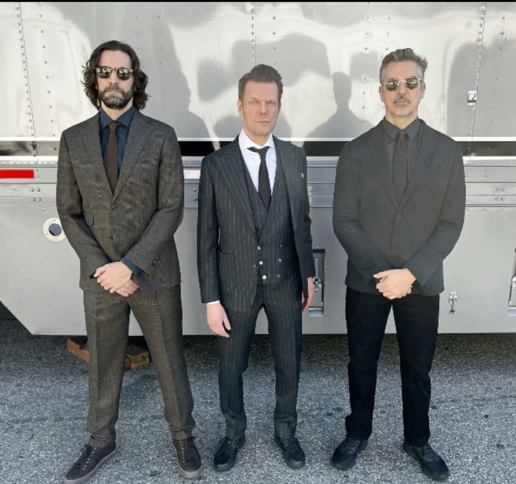 SarielleENVT's tweet image. Me and who?
(I'm guy in the middle)