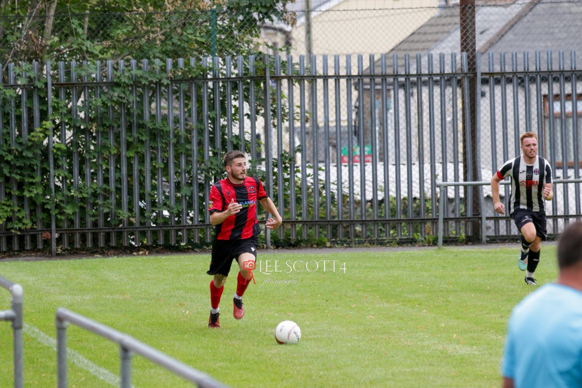 Lee Scott tweet media