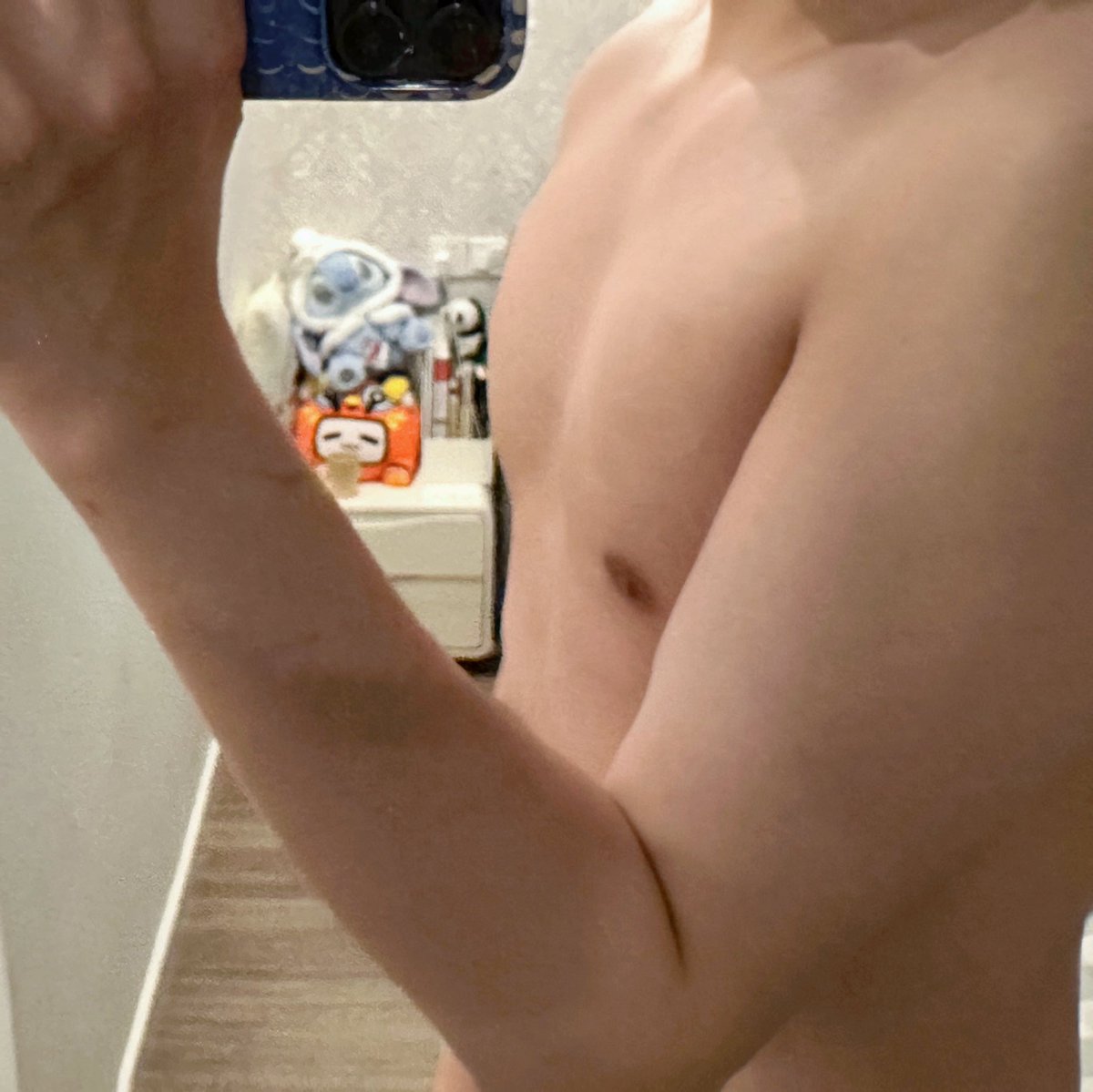练不出来全靠挤，有点敏感好想被玩一下🥵