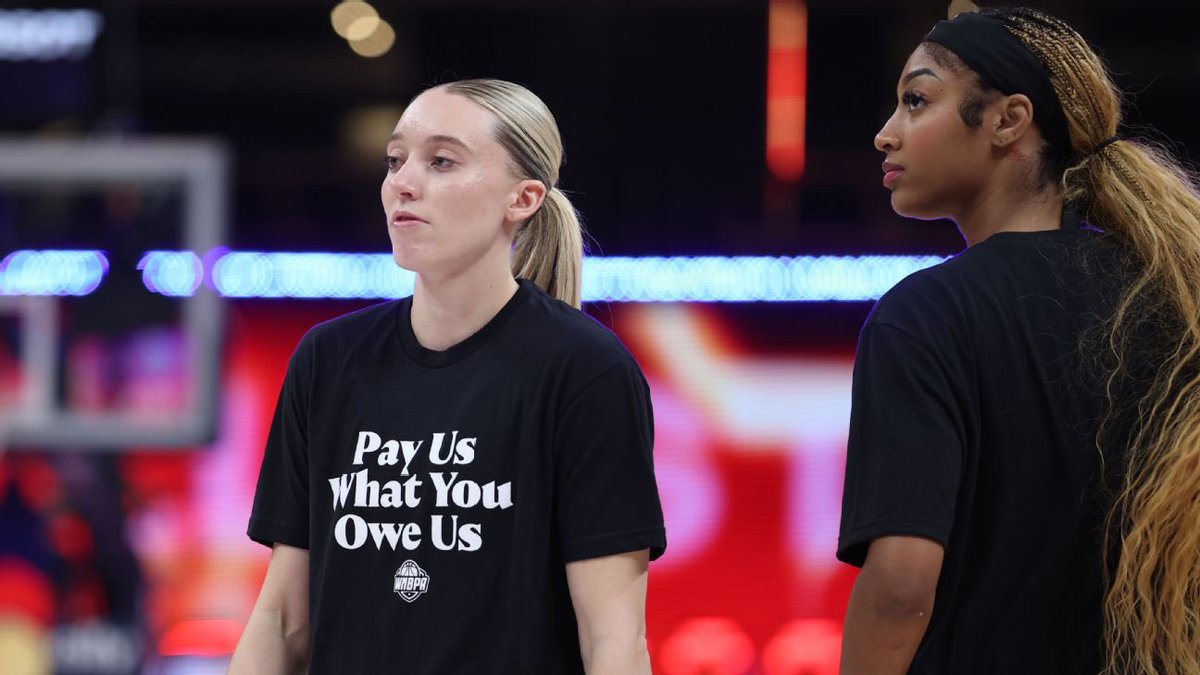 Nadia_Mohameds's tweet image. Nobody’s debating the six-figure benchwarmer on an NBA team, half y’all can’t even name him. But women ask for fair pay and suddenly it’s ‘do they deserve it? The math isn’t mathing on this one. #WNBAAllStar