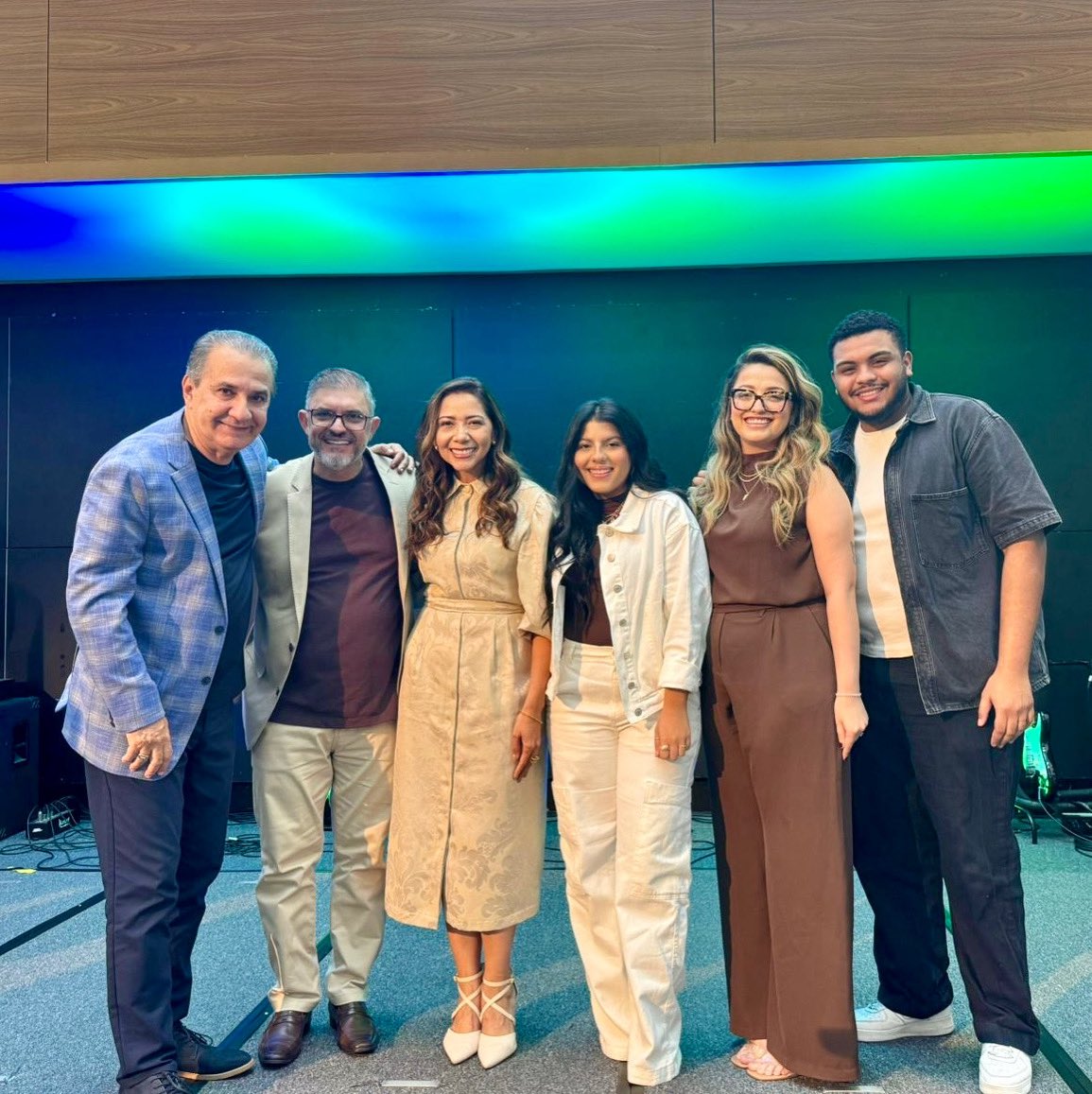 PastorMalafaia's tweet image. Pr. Odilton e família: o novo pastor da igreja ADVEC Taquara, a igreja que meu pai fundou.