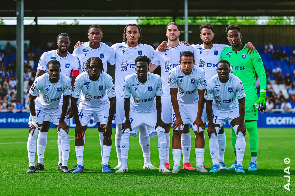 EliotAJA's tweet image. Allez, pour que la tradition se perpétue, 

Cite ce tweet avec 5 prédictions sur l’AJA version 2025/2026. 

#TeamAJA 🔵⚪️