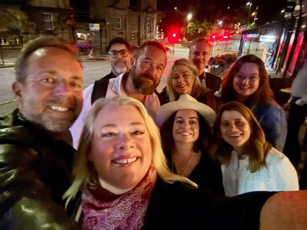 AlysEliza's tweet image. Harrogate 2025 began with reading from my novel in public for the first time (terrifying and brilliant) ended with the most fantastic panel on puzzles and crime, and was a lot of fun in between. Here are just a few photos…none of which I took 😬
#harrogate #TheakstonCrime