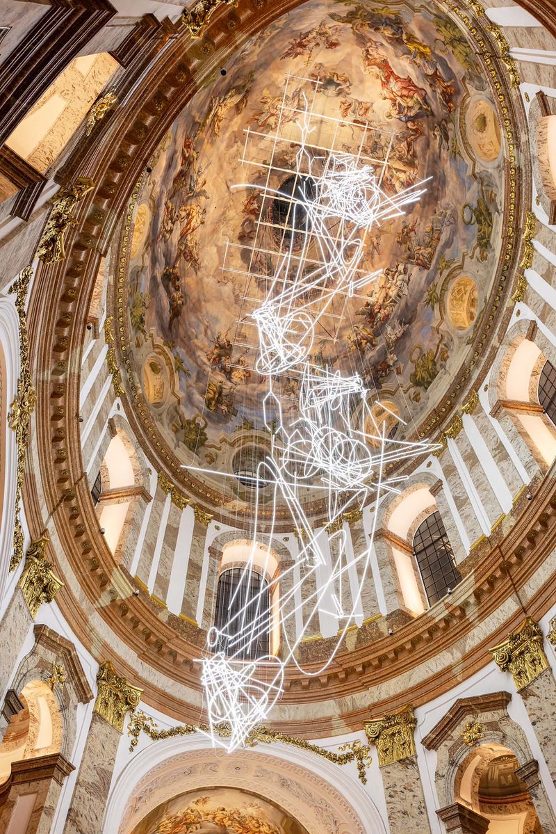HENI's tweet image. 🖼️ Cerith Wyn Evans, ‘Forms through folds (ascending)...’ 2024.
#Art #HENI #Installation #Sculpture #CerithWynEvans