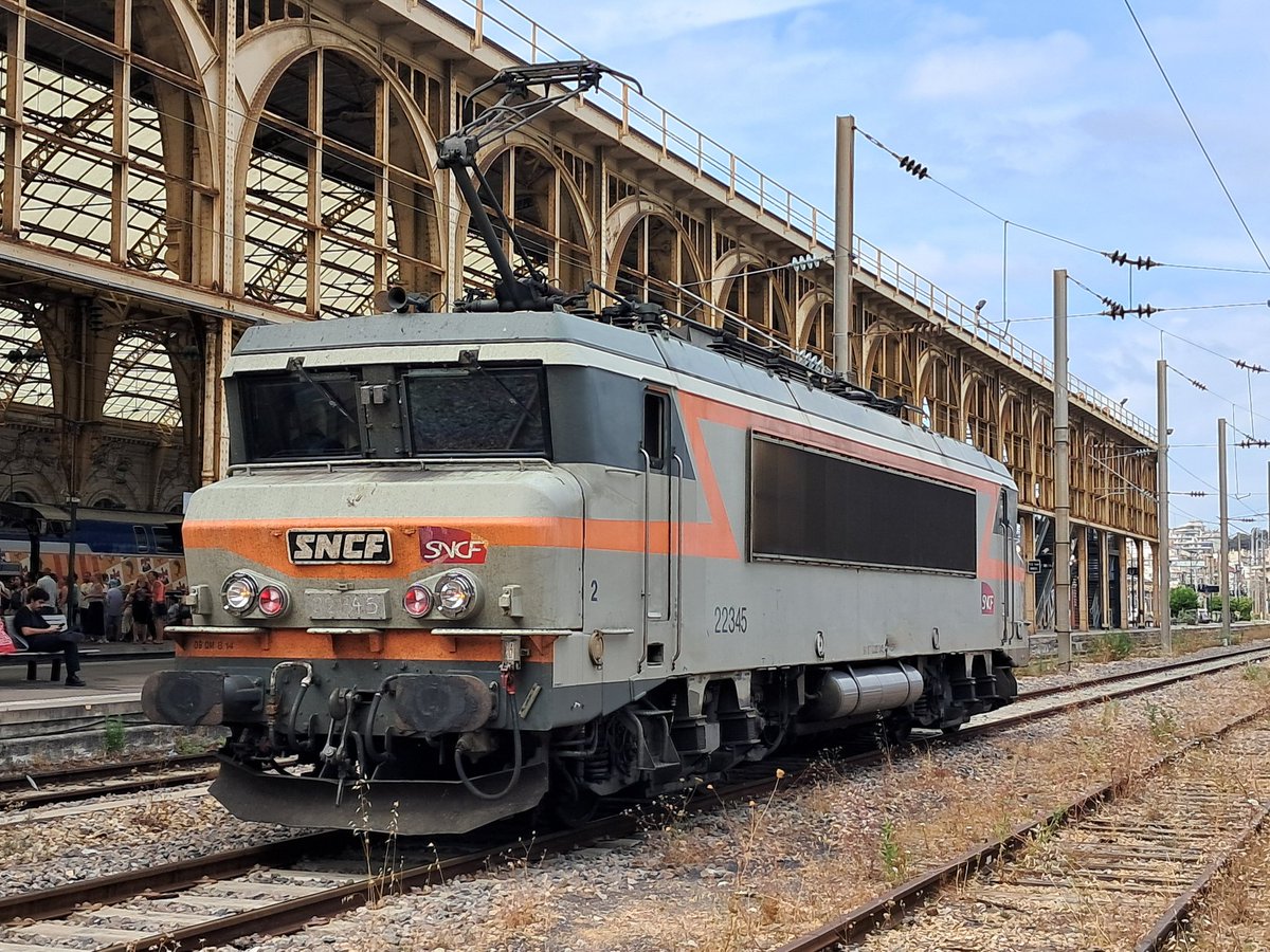 conducteur_spotter (@intercites_t) on Twitter photo Journée brassage de locs aujourd'hui:
-Marseille à Nice St Roch
-Vintimille à Nice St Roch
L'occasion de boire un verre avec <a href="/plg208/">Pierre-Laurent</a> ! Journée brassage de locs aujourd'hui:
-Marseille à Nice St Roch
-Vintimille à Nice St Roch
L'occasion de boire un verre avec <a href="/plg208/">Pierre-Laurent</a> !