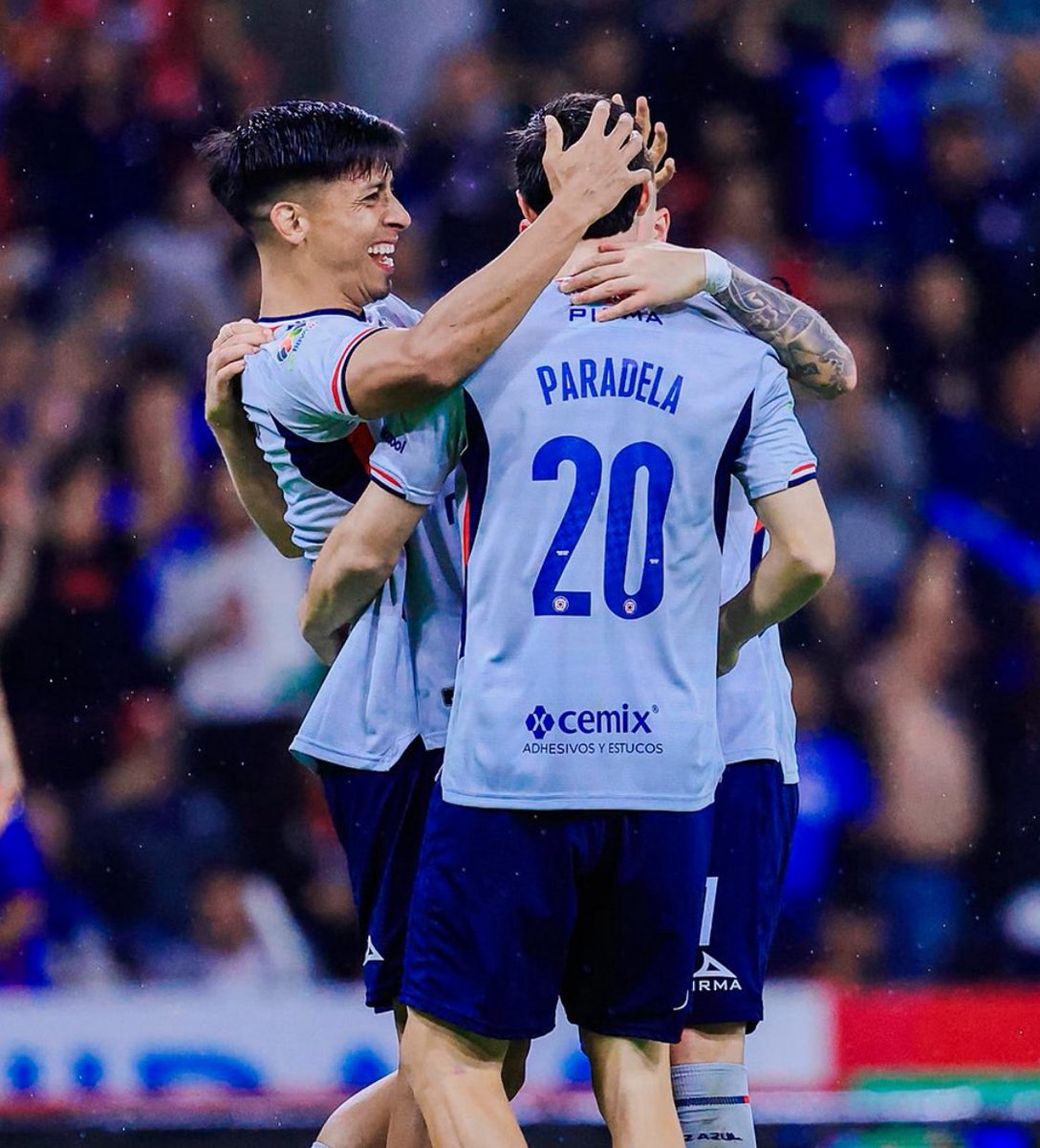 A_EsparzaOteo's tweet image. Ayer Cruz Azul regaló dos goles y tuvo fallas importantes frente a la portería y aún así le alcanzó para sacar un empate.
Con Larcamón, se generan muchas llegadas, falta capitalizarlas.
Destaco principalmente lo de Bogusz y Paradela en las dos primeras jornadas.