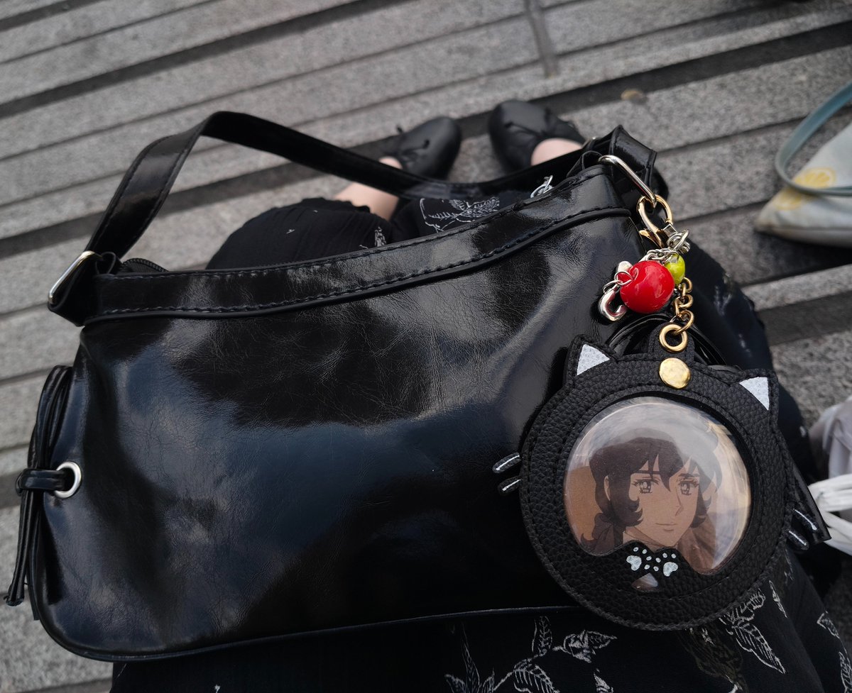 saintfraise's tweet image. always with me (⁠◍⁠•⁠ᴗ⁠•⁠◍⁠)🍎