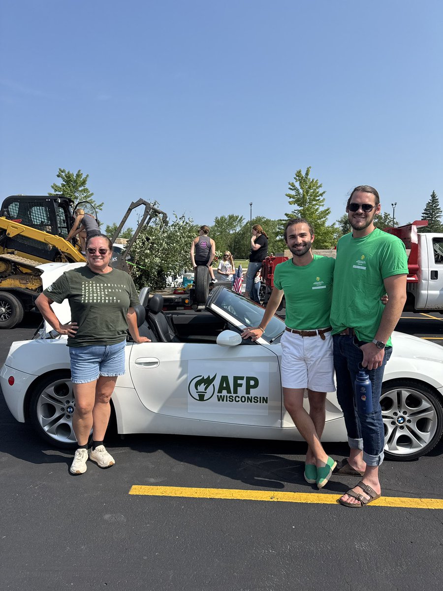 DaneLasecki's tweet image. Today @AFPWI is out in Pulaski, WI Polkaing for Prosperity for the Pulaski Polka Days Parade! 💃🕺🇵🇱🇺🇸
We’re hitting the streets, celebrating community, and fighting for policies that put prosperity first. 💪💪
@serenamartine @MichelleFaretta @AFPhq