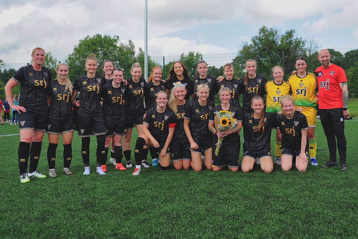 officialdawfc's tweet image. All the best to Captain Jude after her last game. We wish you well and thanks to @CairnWomen for their gesture.
Images © @media_sands