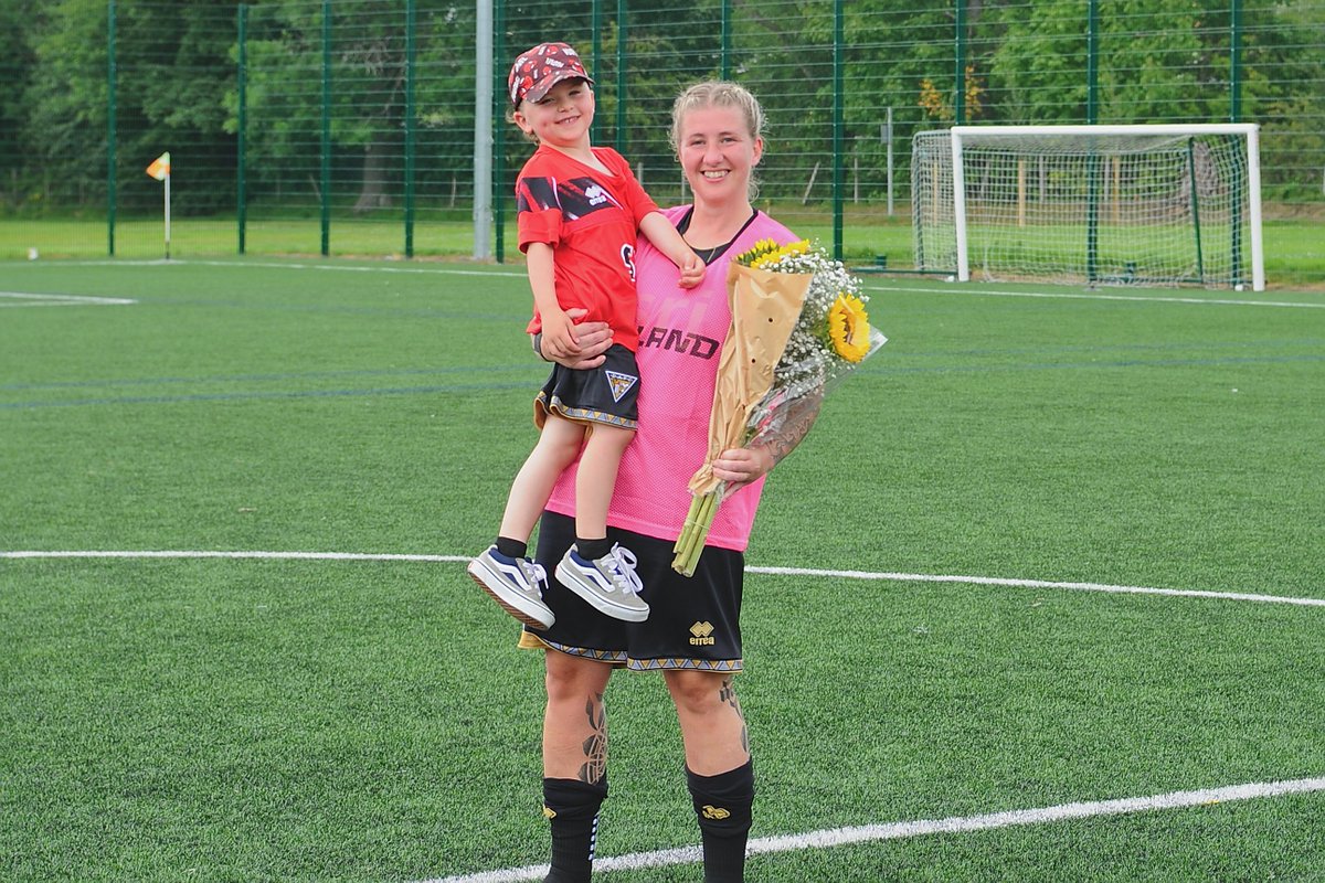 officialdawfc's tweet image. All the best to Captain Jude after her last game. We wish you well and thanks to @CairnWomen for their gesture.
Images © @media_sands