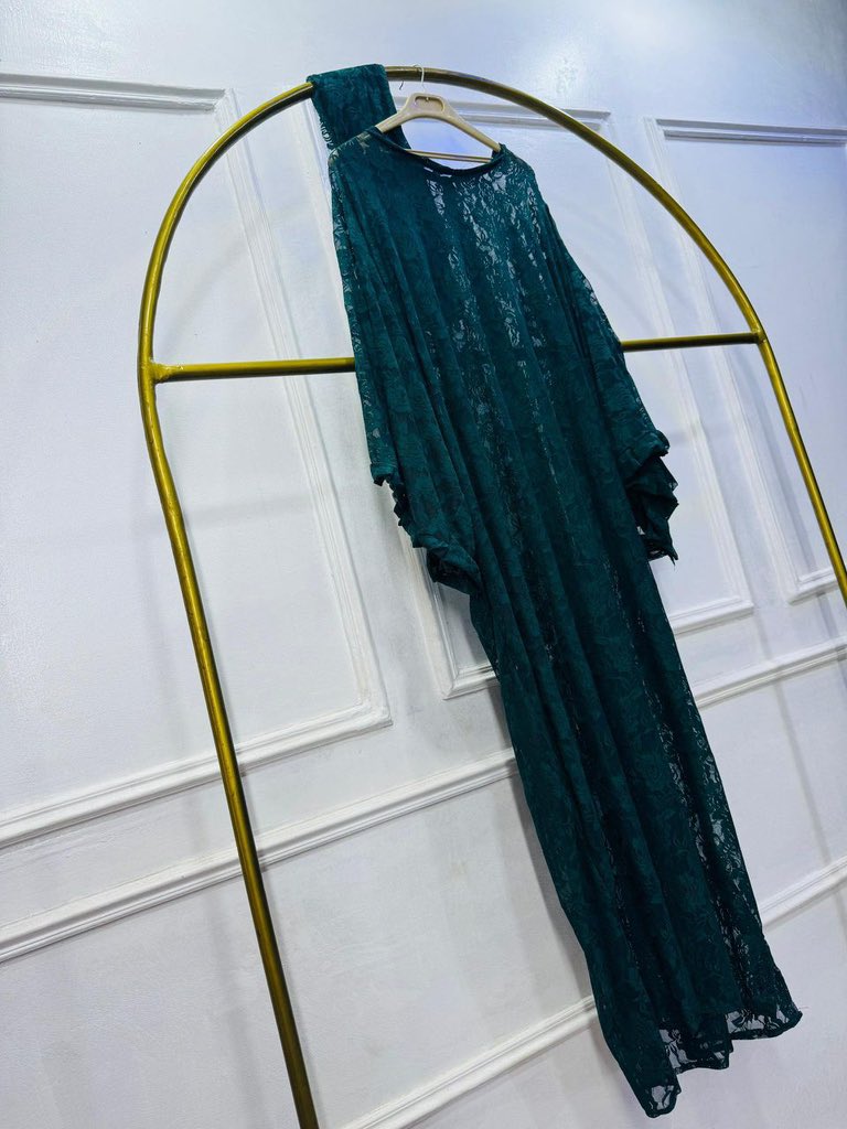 I beg you in the name of God don’t pass without retweeting my hustle please 🥹🙏🏽
         🌹CHANTILY GOWN🌹

          🏷️ 8,500 

Available on ground..
Location: Kano 

WhatsApp: 09125182179