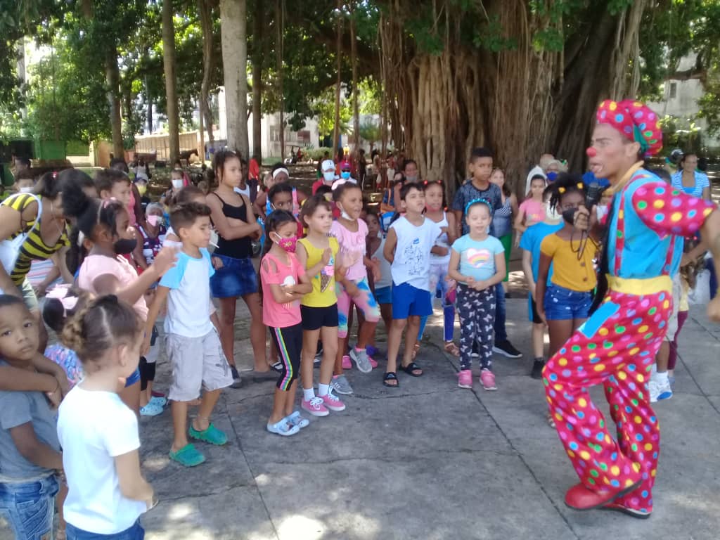 🇨🇺Cuba celebra 🗓️hoy el Día de los Niños con un nuevo Código que defiende sus derechos...
⚕️Desde el <a href="/MINSAPCuba/">Ministerio de Salud Pública de Cuba</a> trabajamos por el bienestar de nuestros infantes, porque crezcan felices y protegidos.

 💥Para quienes son la esperanza y el pilar de nuestra nación: ¡Felicidades🥳!